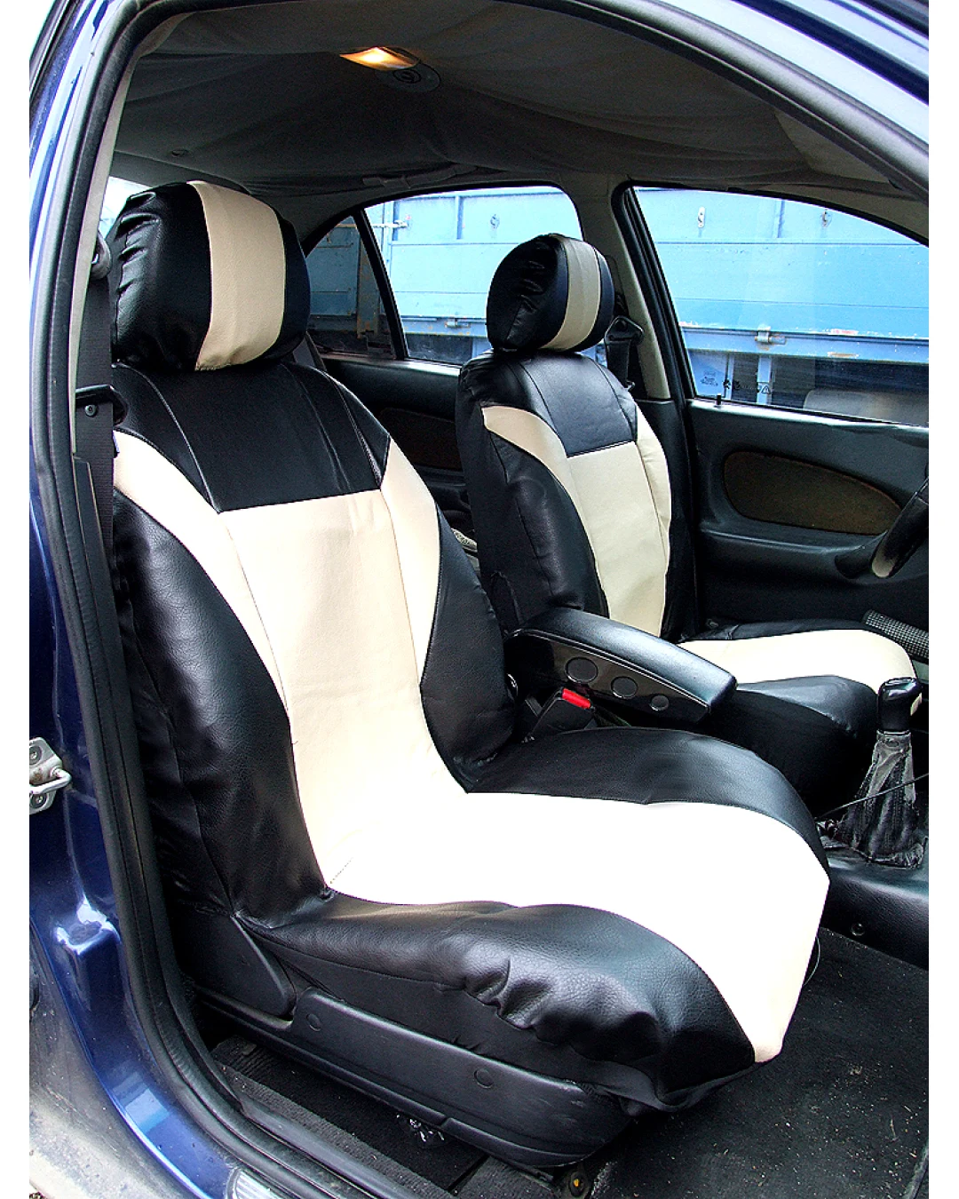 1+1 УНИВЕРСАЛНИ КАЛЪФИ, ТАПИЦЕРИЯ ЗА ПРЕДНИ СЕДАЛКИ ЗА АВТОМОБИЛ , БУС , ДЖИП ОТ ЕКО КОЖА , ЦВЯТ БЕЖОВО-ЧЕРНО