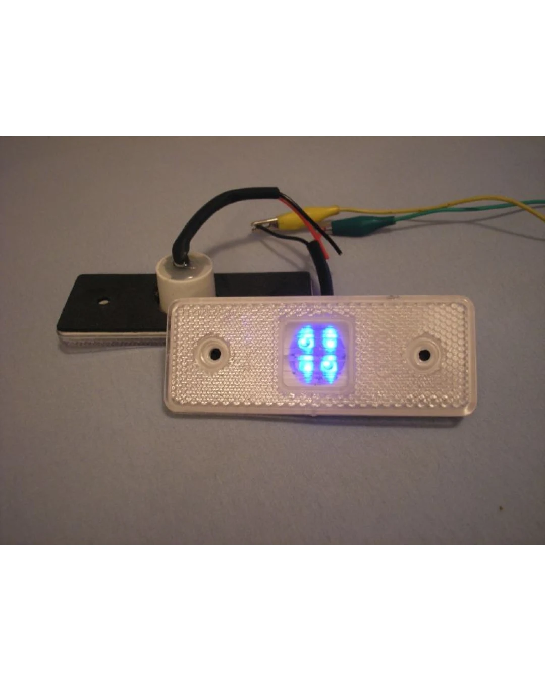 12V Диоден 4 LED ЛЕД Маркер габарит токос светлина за камиони бус ван ремарке каравана - 110 мм х 40 мм - бял със синя светлина