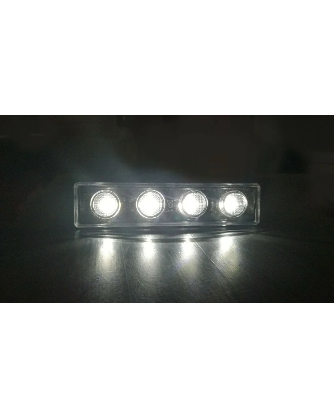 1бр БЯЛ преден габарит маркер за Скания Scania- 180mm x 40 mm с букса