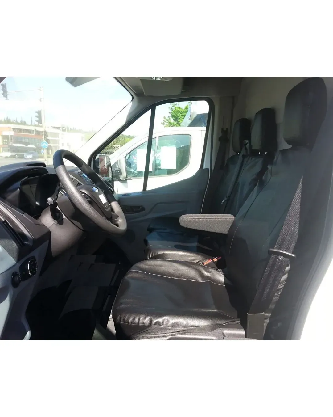 2+1 комплект калъфи / тапицерия от ЕКО кожа - специално ушити за Ford Transit 2013+ - пасват перфектно - с отвор за барчето на двойната седалка - черно