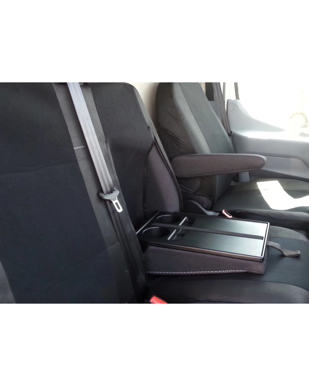 2+1 комплект калъфи / тапицерия - специално ушити за Ford Transit 2013+ - пасват перфектно - с отвор за барчето на двойната седалка - черно