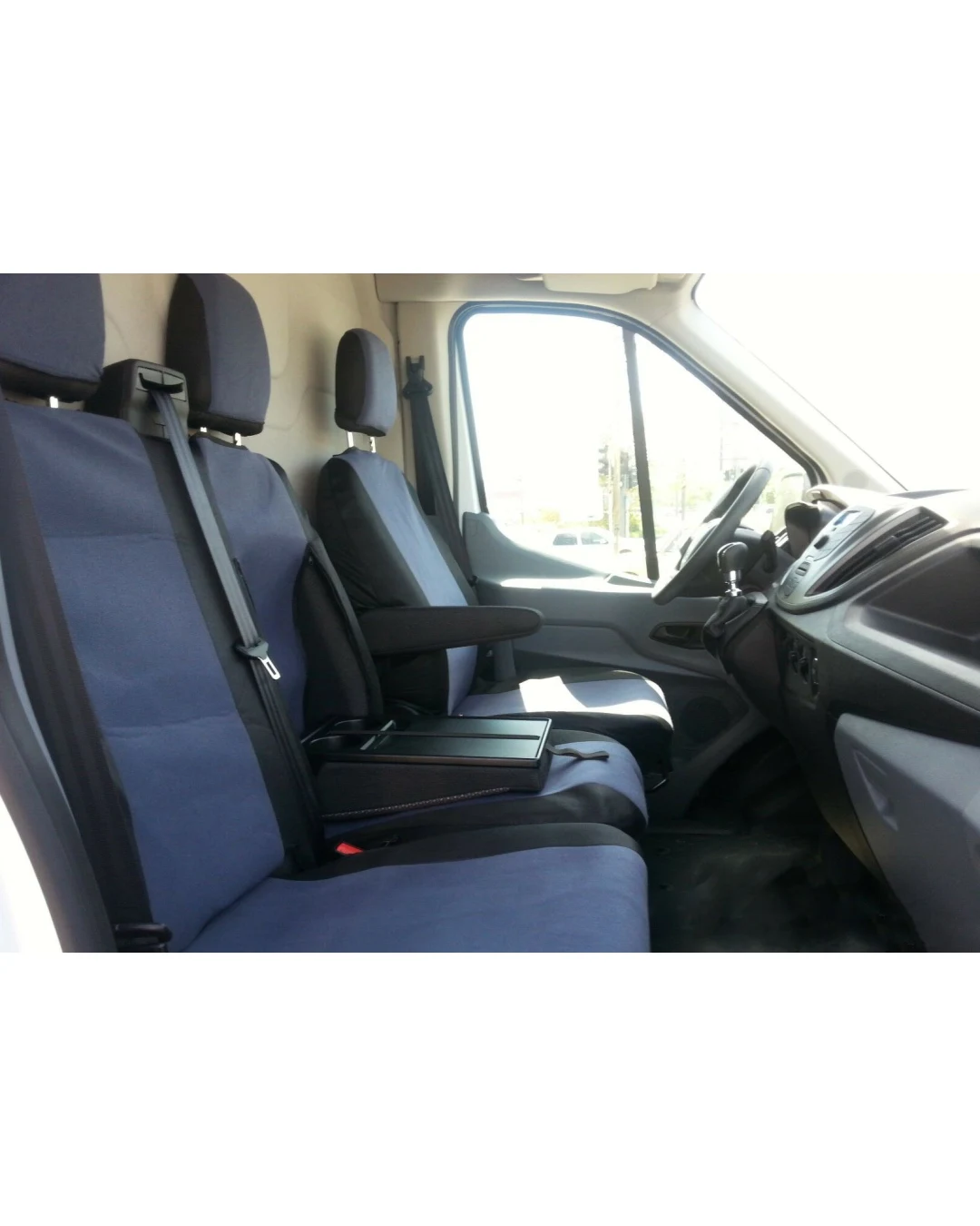 2+1 комплект калъфи / тапицерия - специално ушити за Ford Transit 2013+ - пасват перфектно - с отвор за барчето на двойната седалка - черно и сиво