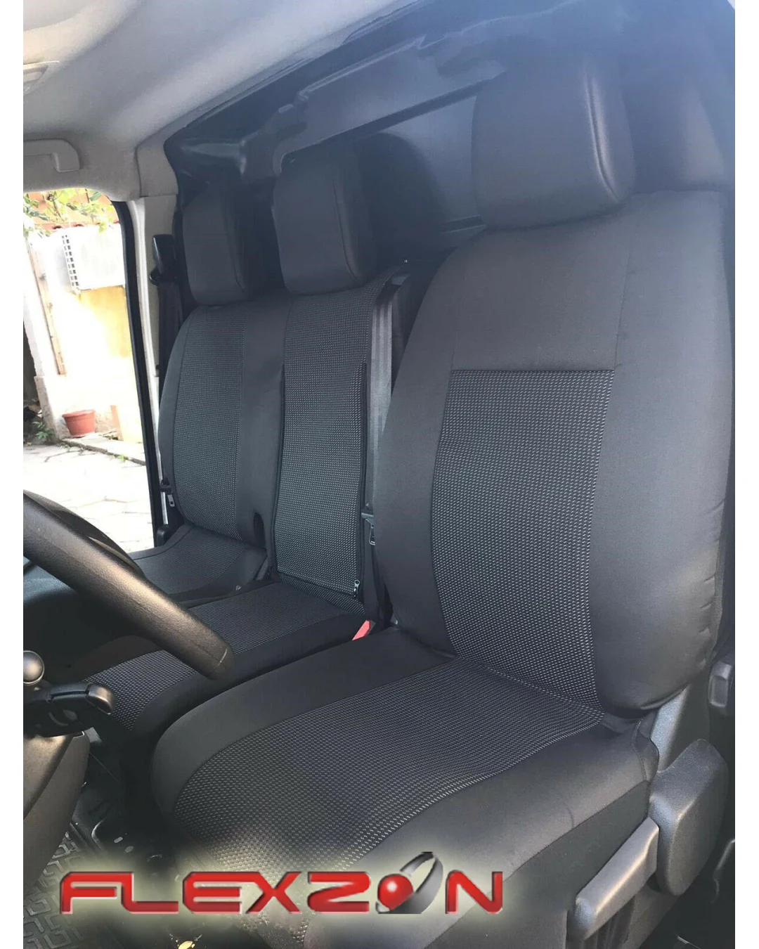 2+1 комплект калъфи / тапицерия - специално ушити за Peugeot Expert 2017+ - пасват перфектно - с отвор за барчето на двойната седалка - черно