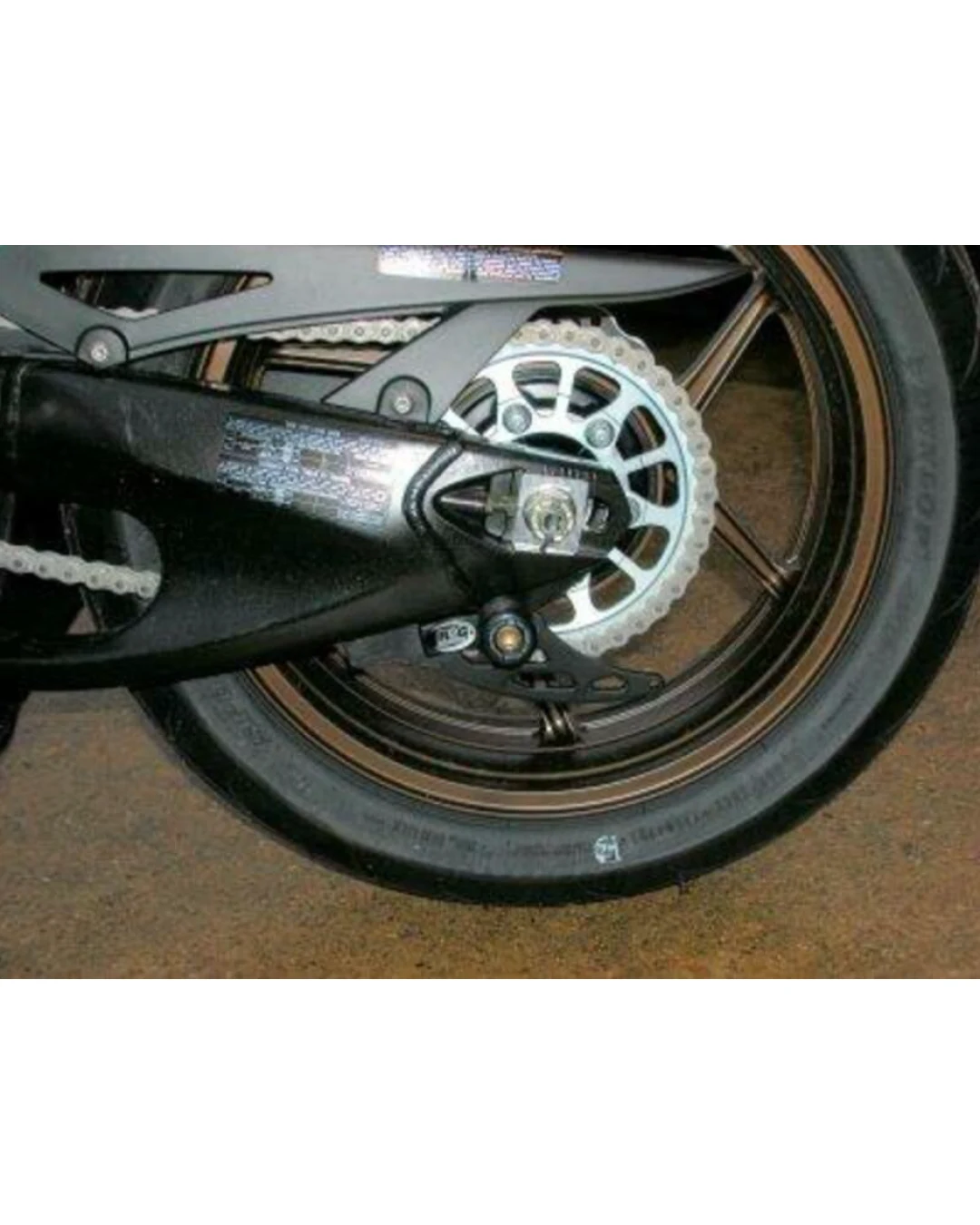 Адаптери за стойка R&G RACING stand bobbins Z750 '03-06, ZX10R '04-07, ZX12R