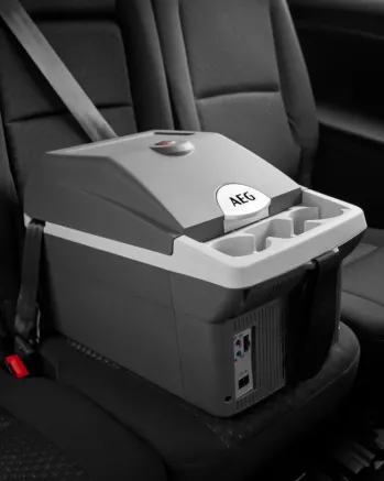 Автомобилна термоелектрическа хладилна кутия AEG Bordbar BK16