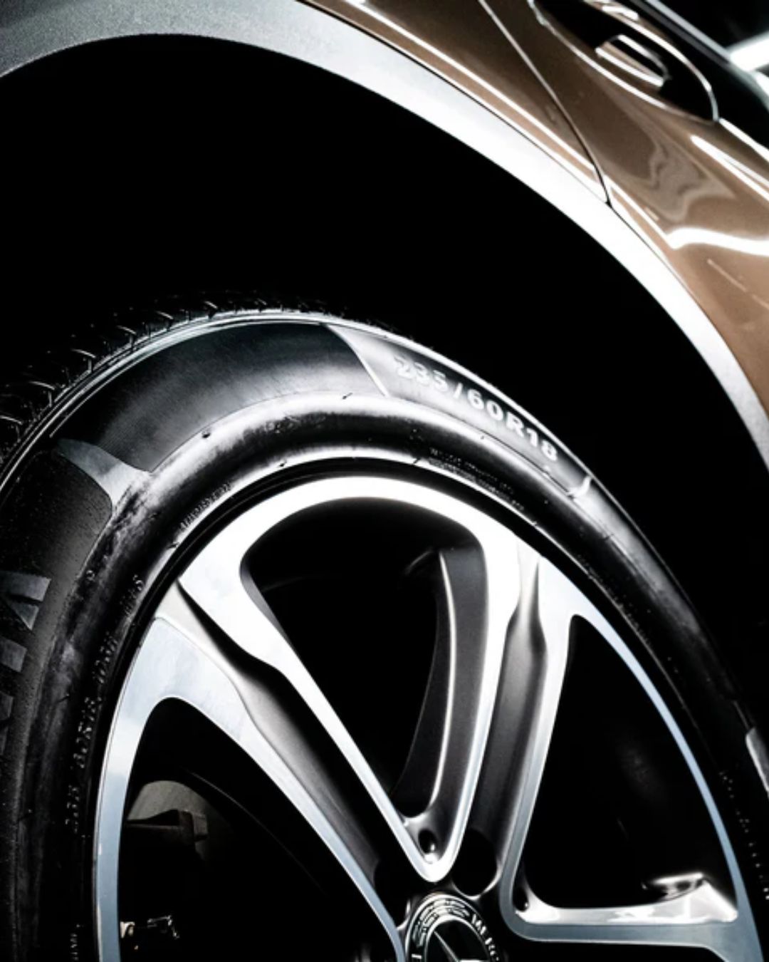 Гел за гуми Turtle Wax Wet N Black Tyre & Trim Gel 300 ml