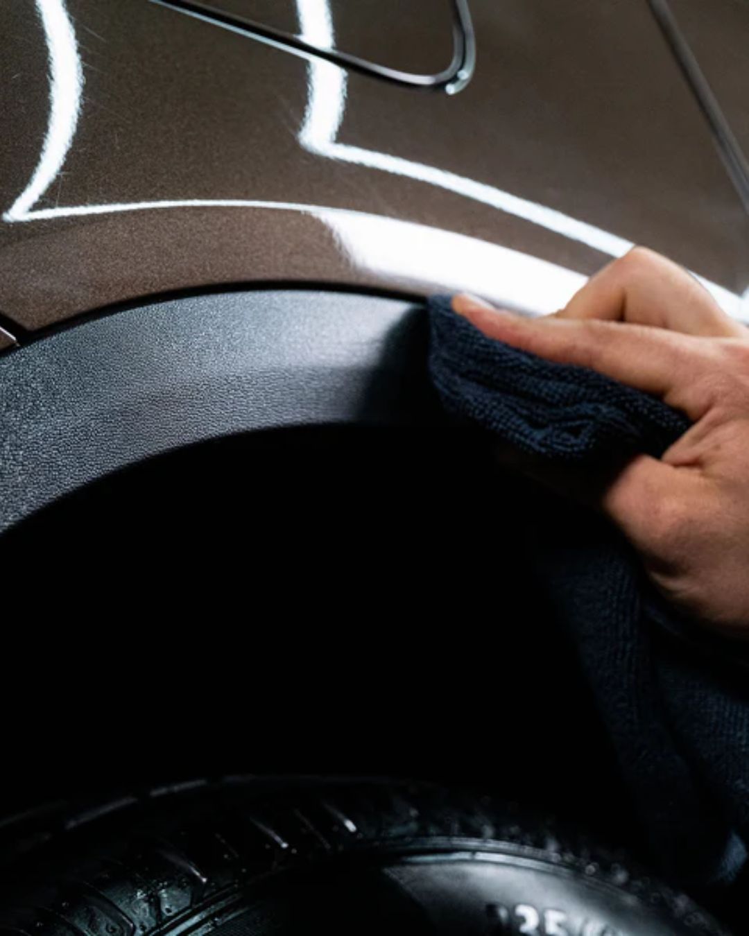 Гел за гуми Turtle Wax Wet N Black Tyre & Trim Gel 300 ml