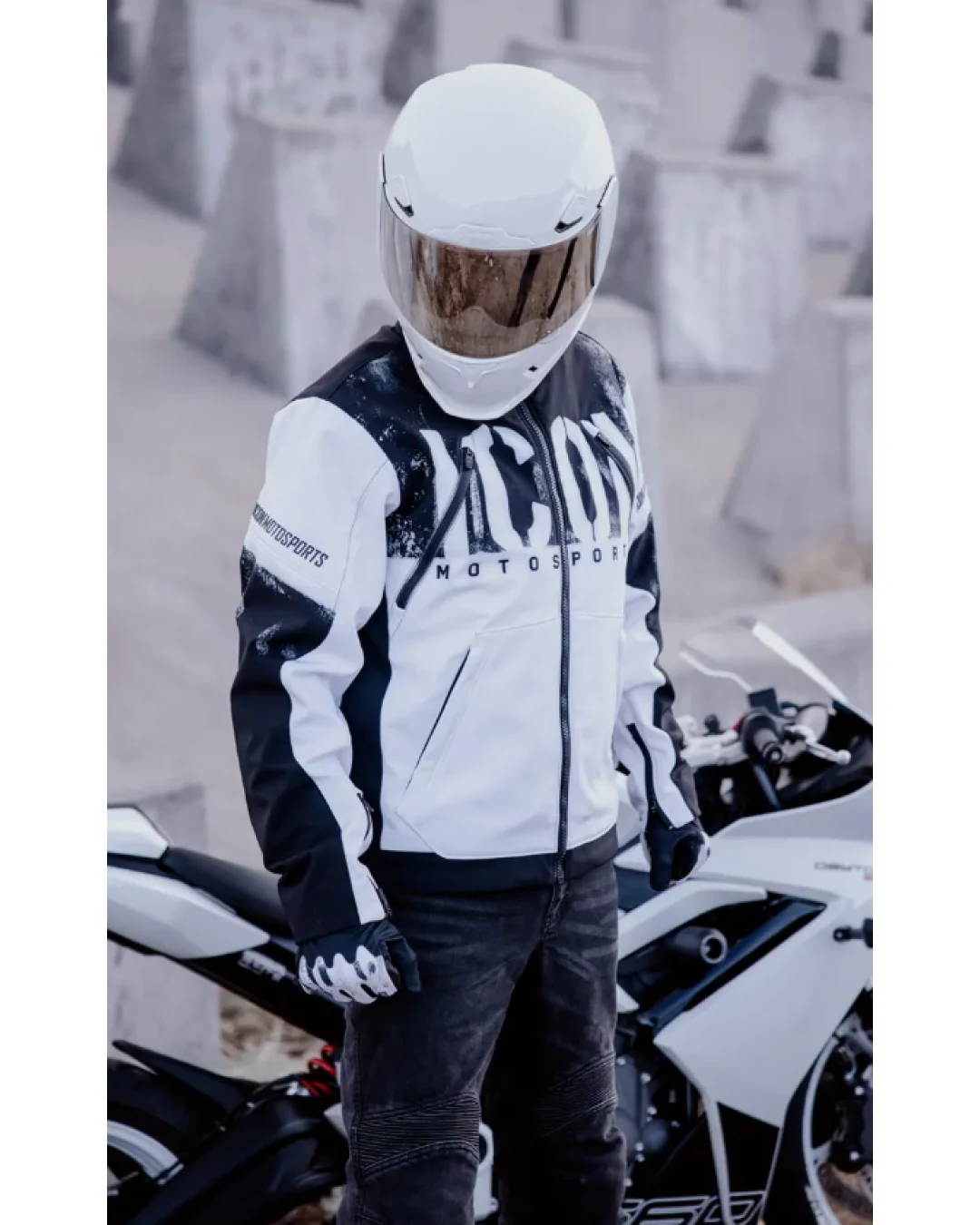 Каска ICON Airframe Pro™ WHITE GLOSS