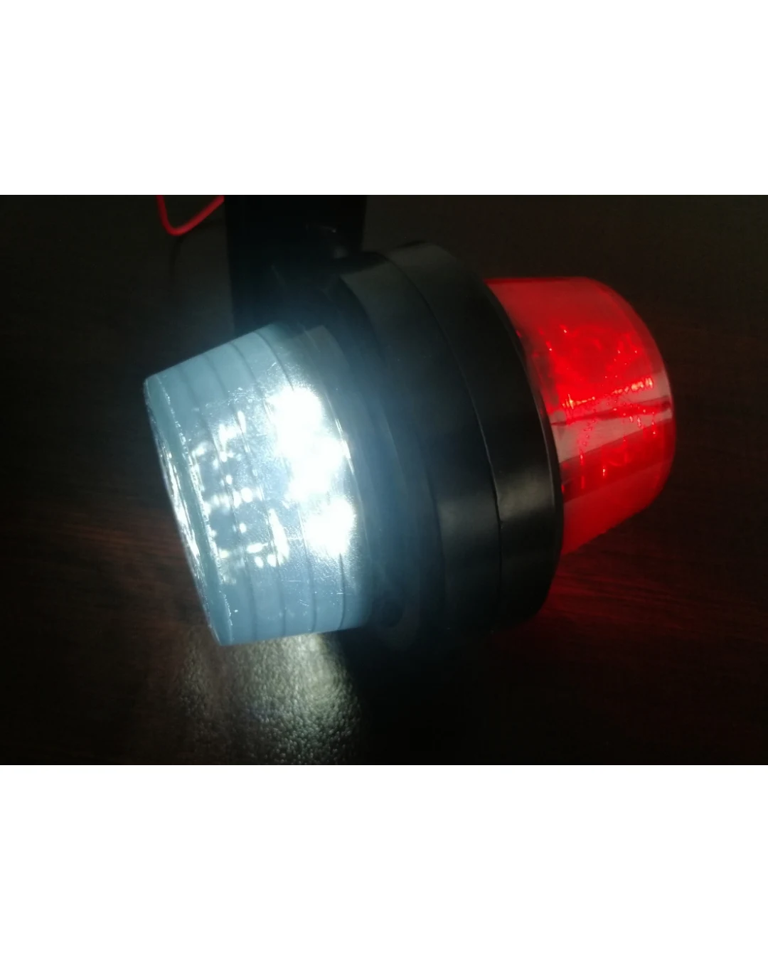 Комплект от 2 броя 12-24V ЛЕД LED Диодни Странични Маркери Рогчета Светлини Опушено Стъкло За Камион Ремарке Каравана Кемпер АТВ бяло - червено 2X MAR946