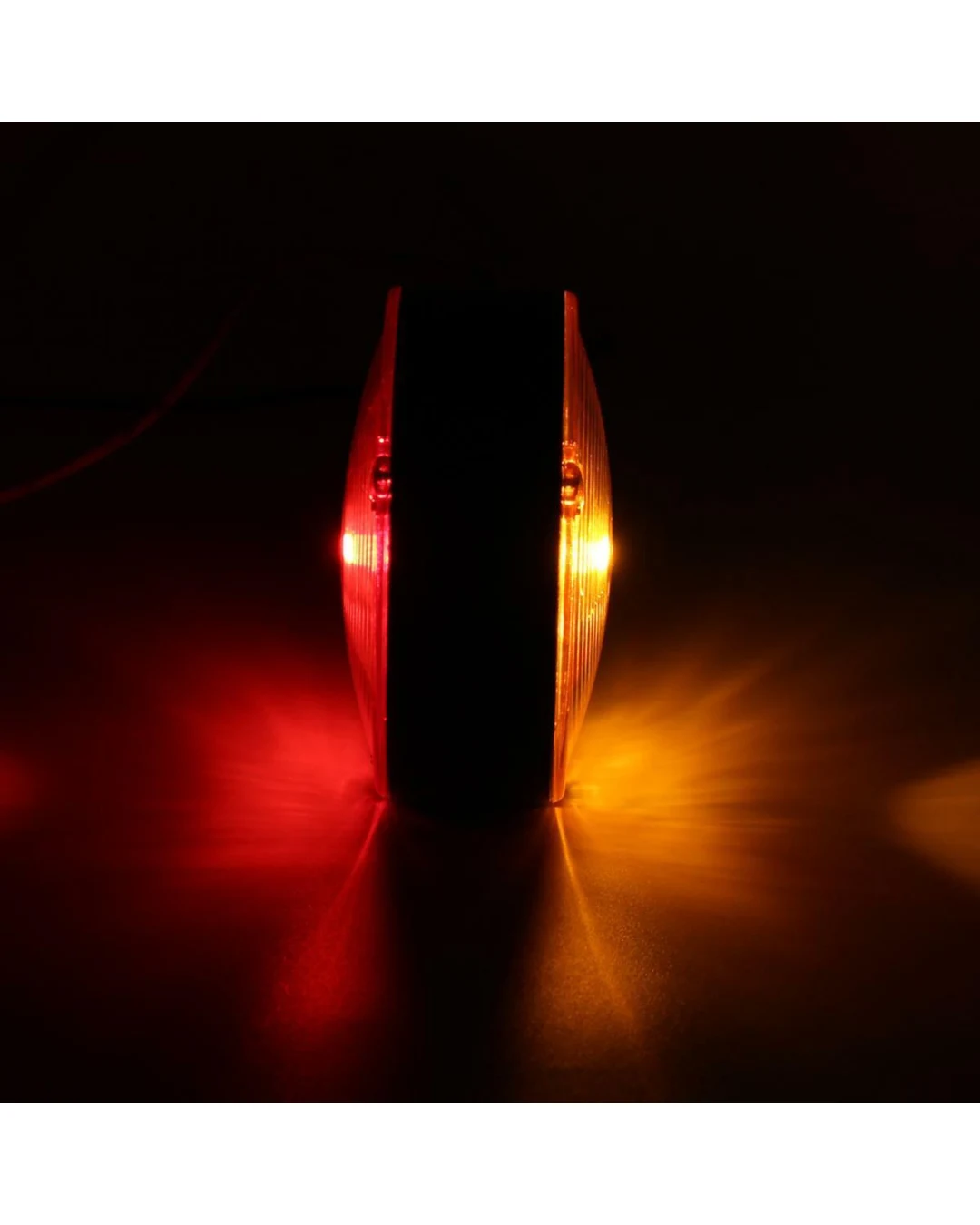 Комплект от 2 броя ЛЕД LED 24V габарит за огледало ОБЕЦИ за камион Scania Сканиа Volvo Волво MAN Ман DAF Даф Mercedes Мерцедес в оранжево-червено