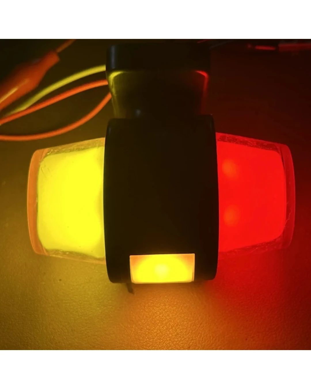 Комплект от 2 броя ЛЕД LED Странични Габарити Габаритни Светлини Тип Рогче с Неон Ефект за Камион Ремарке Тир Бус Ван Каравана и др. 12-24V червено-оранжево-оранжево