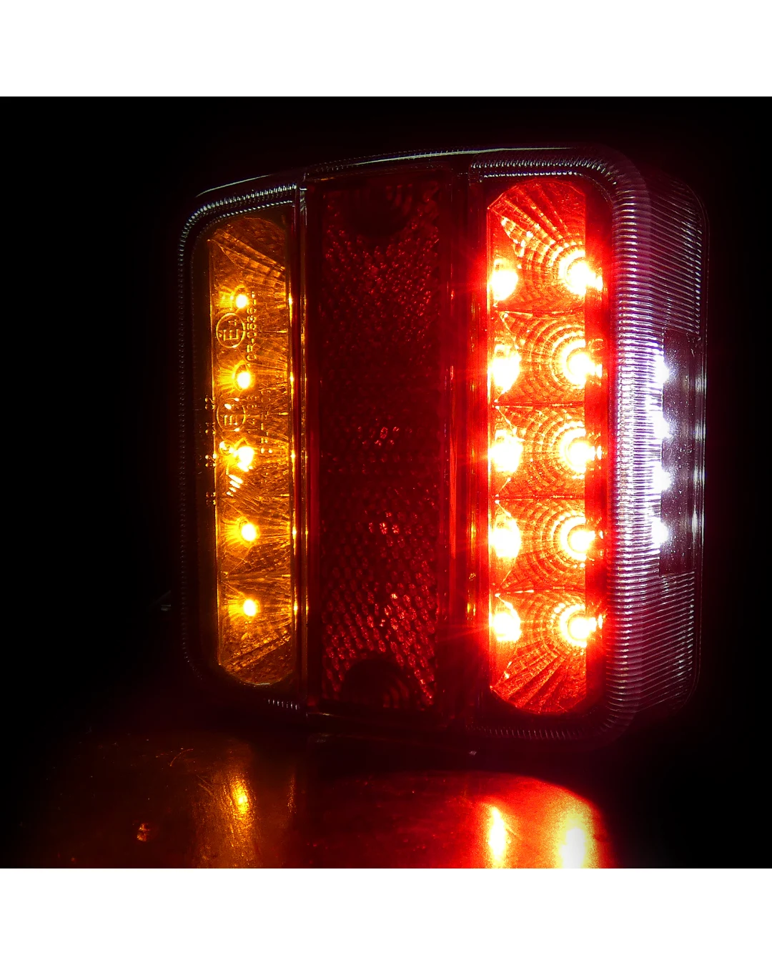 Комплект от 2 броя Мултифункционални Диодни LED стопове стоп задна светлина 12V 24V за бус камион ТИР ремарке каравана