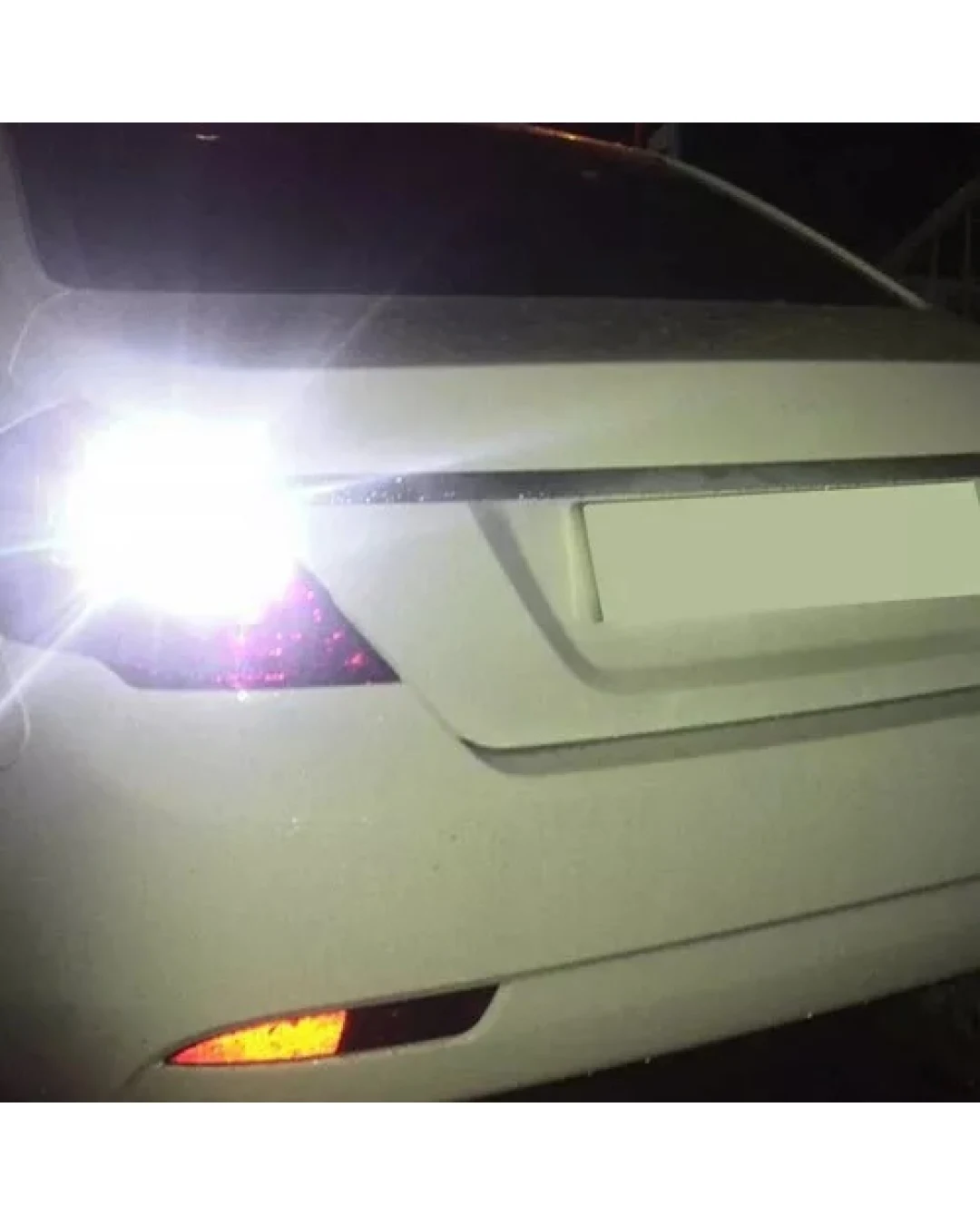 Комплект от 2бр. LED Лед Крушки, 33 SMD, С Лупа, BAU15S 1156 (P21W), 12V, Бяла, Светлина Разминати пинове (150°)