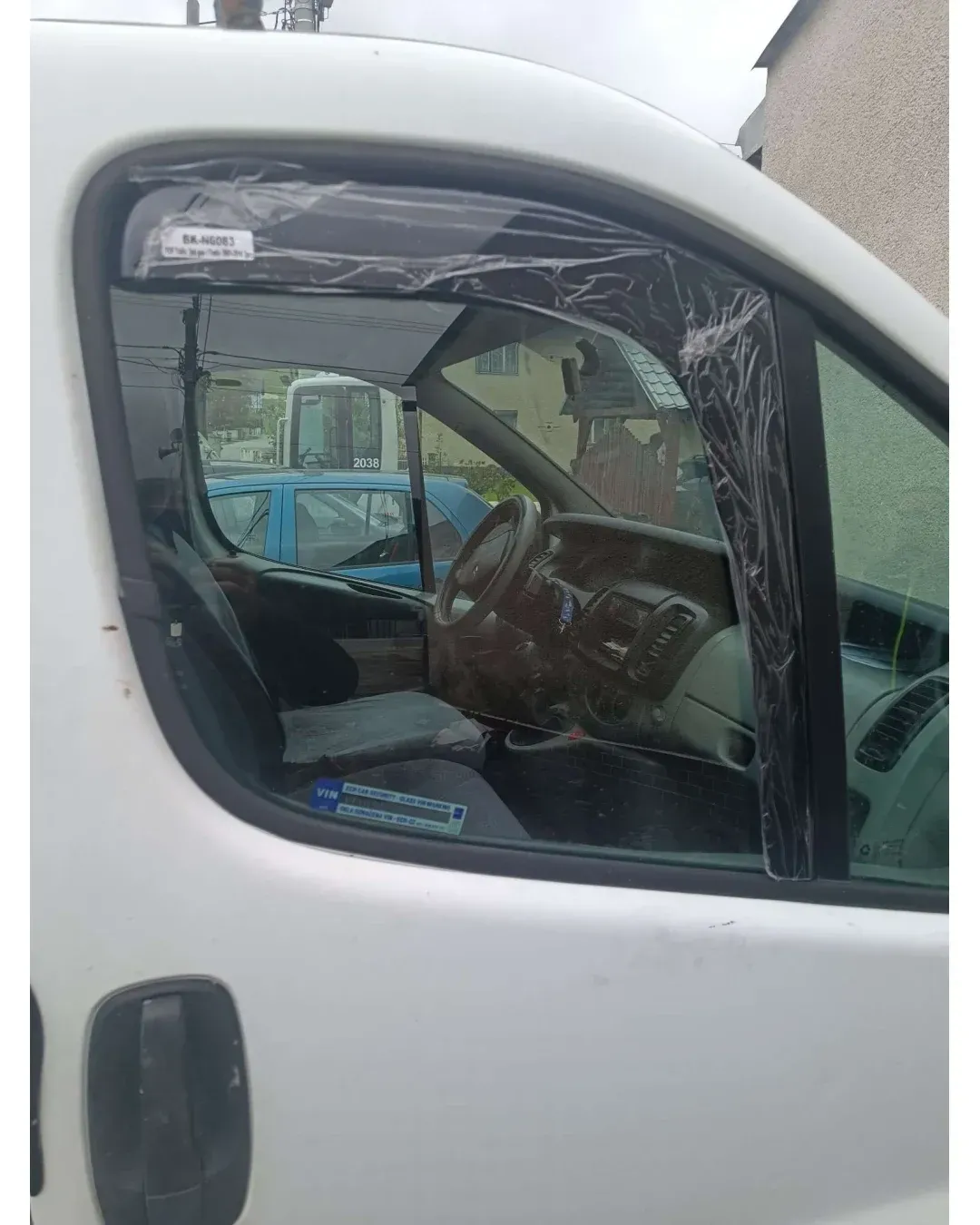 Комплект от 2бр. ветробрани за Renault TRAFIC / Opel VIVARO / Nissan PRIMASTAR 2001 - 2014