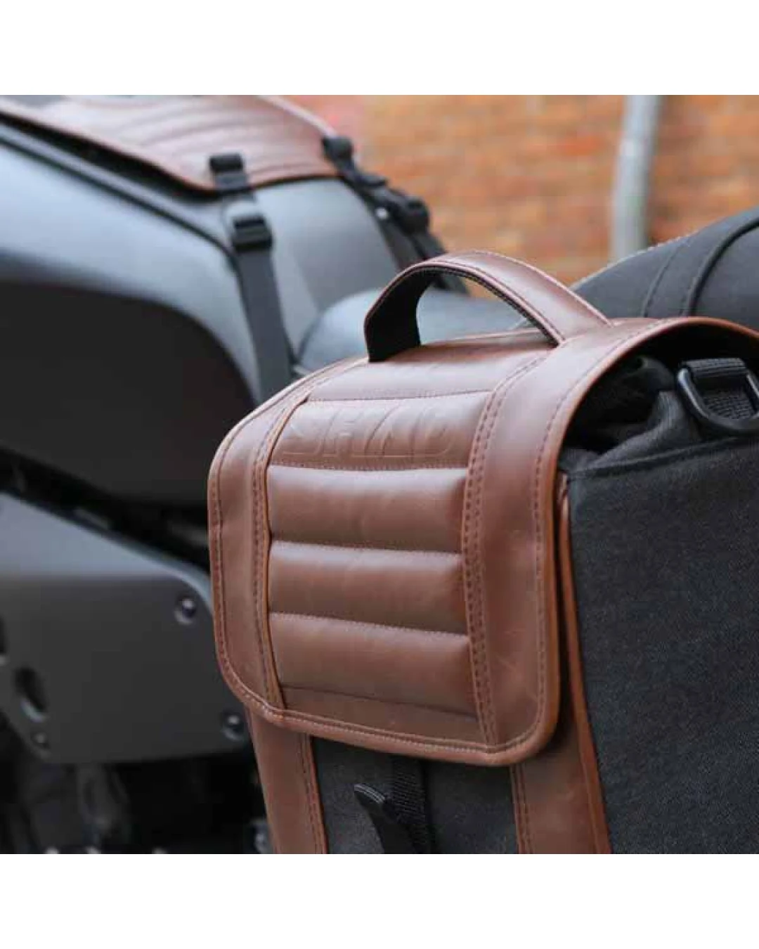 Кожена дисага SHAD SR38 Cafe Racer