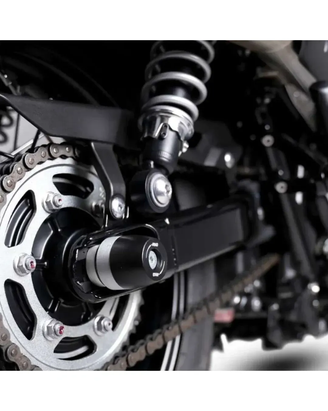Краш тапи за ост R&G RACING Swingarm Protection Triumph Scrambler 900 23 / Speed Twin 1200 24-26 / 900 25-26