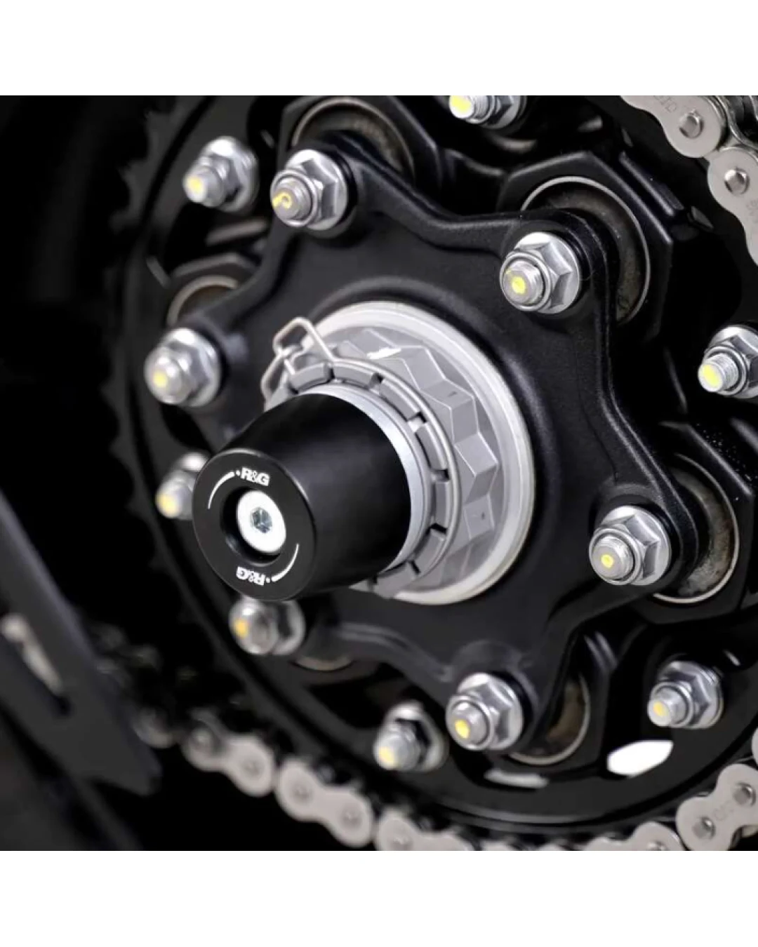 Краш тапи за ост R&G RACING Swingarm Protection Triumph Speed Triple 1200 RS 21-26 / RR 22-25