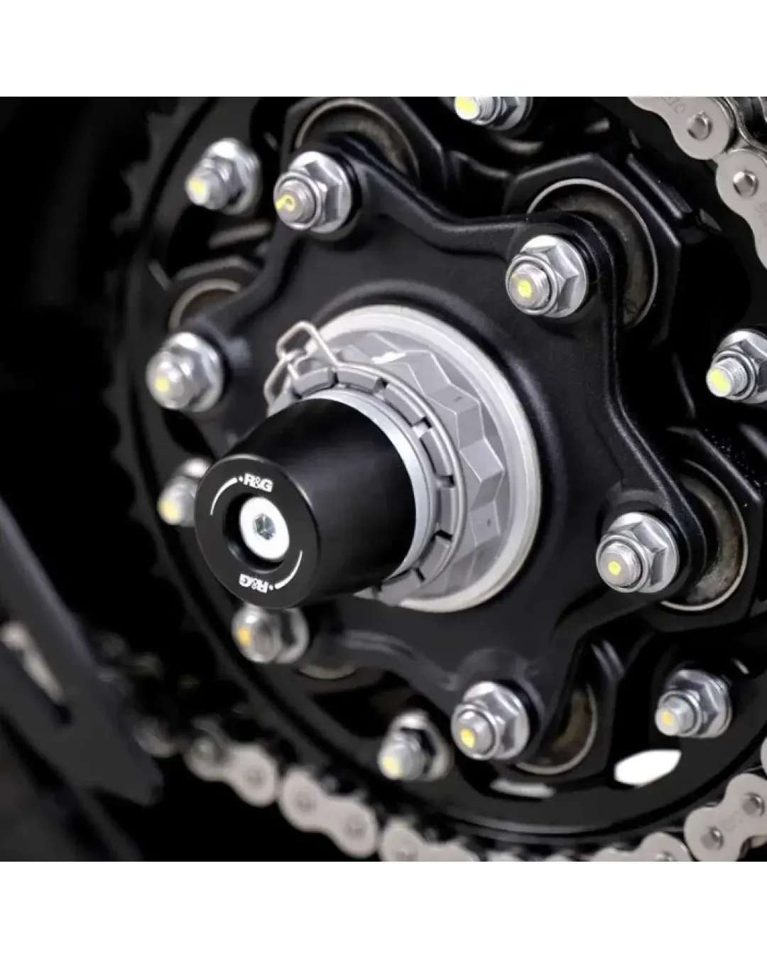 Краш тапи за ост R&G RACING Swingarm Protection Triumph Speed Triple 1200 RS 21-26 / RR 22-25