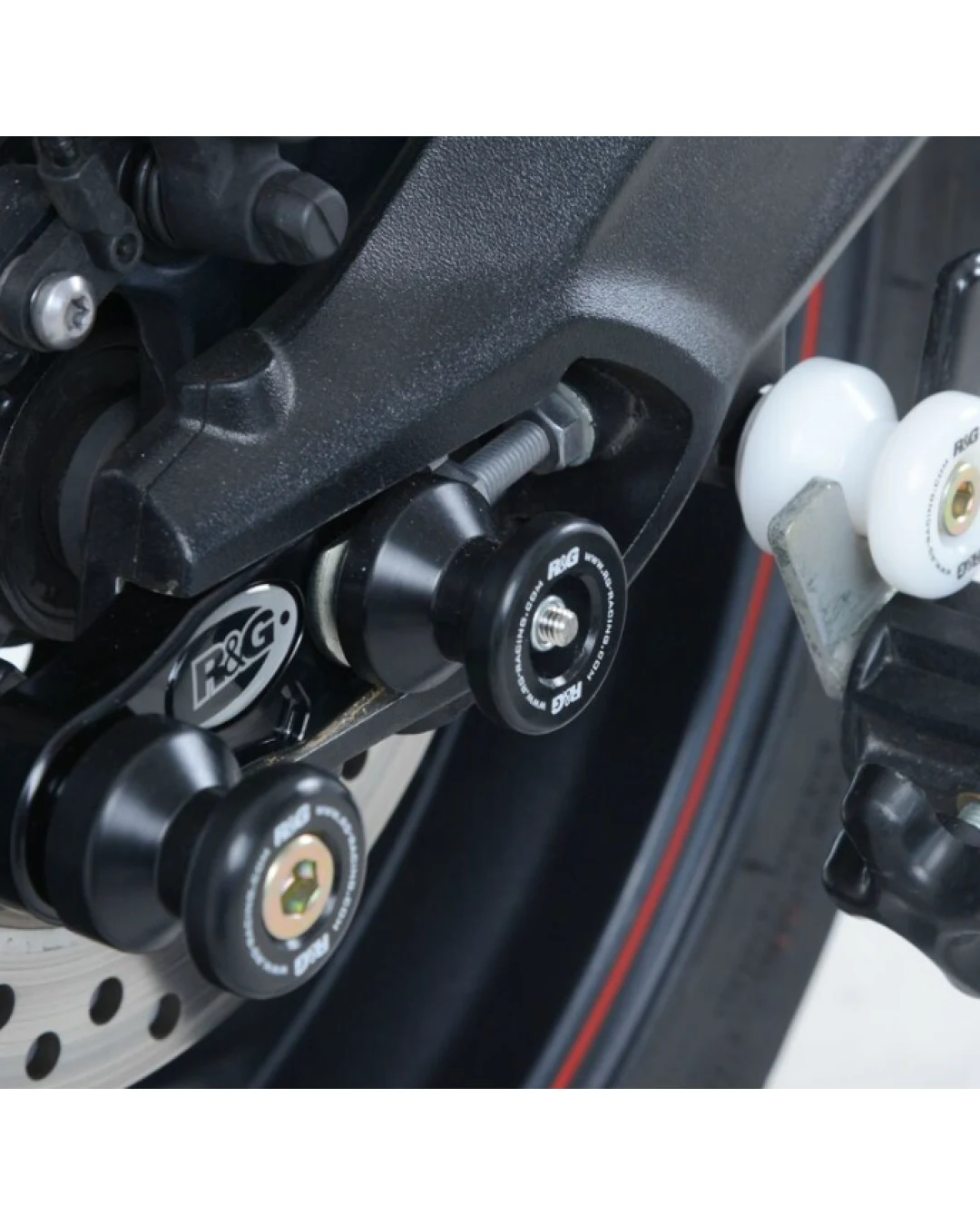 Краш тапи за ост R&G RACING Swingarm Protectors Black Triumph Daytona/SpeedTriple 765