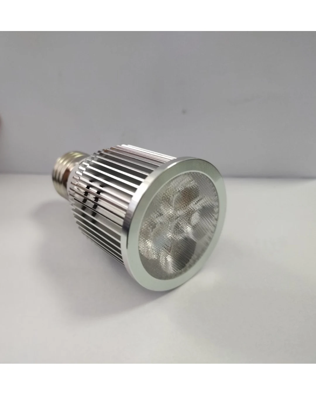 LED ЛЕД Диодна Крушка YH-E27-5S5A Топло Бяла Светлина 3000-3500K 220V