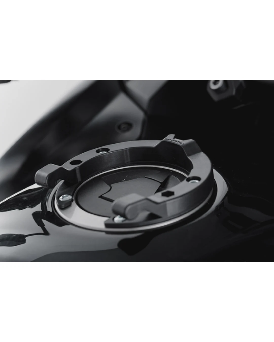 Монтажен пръстен SW-MOTECH TANK RING ION EN 650 \