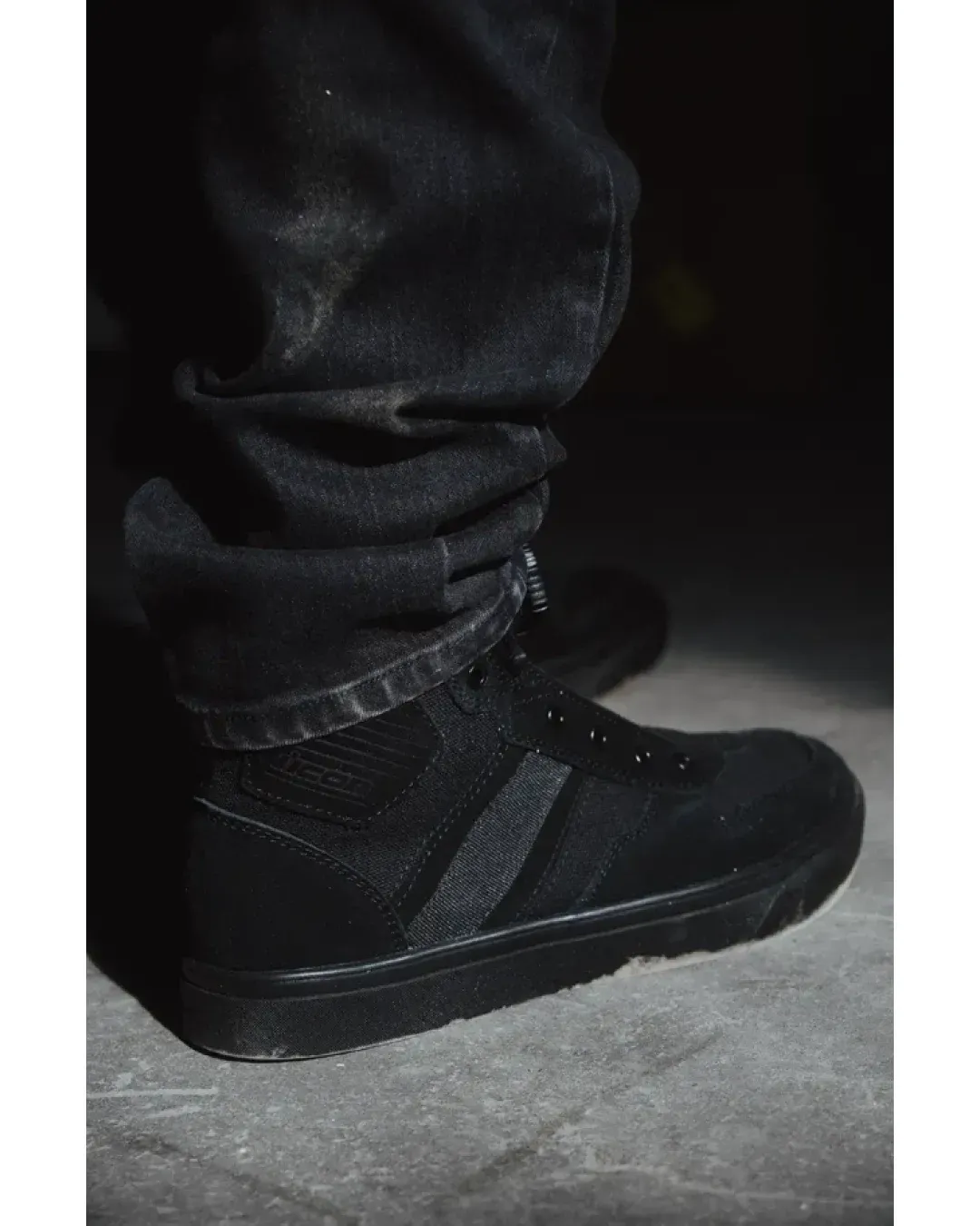 Мото кецове ICON Hooligan AF STEALTH