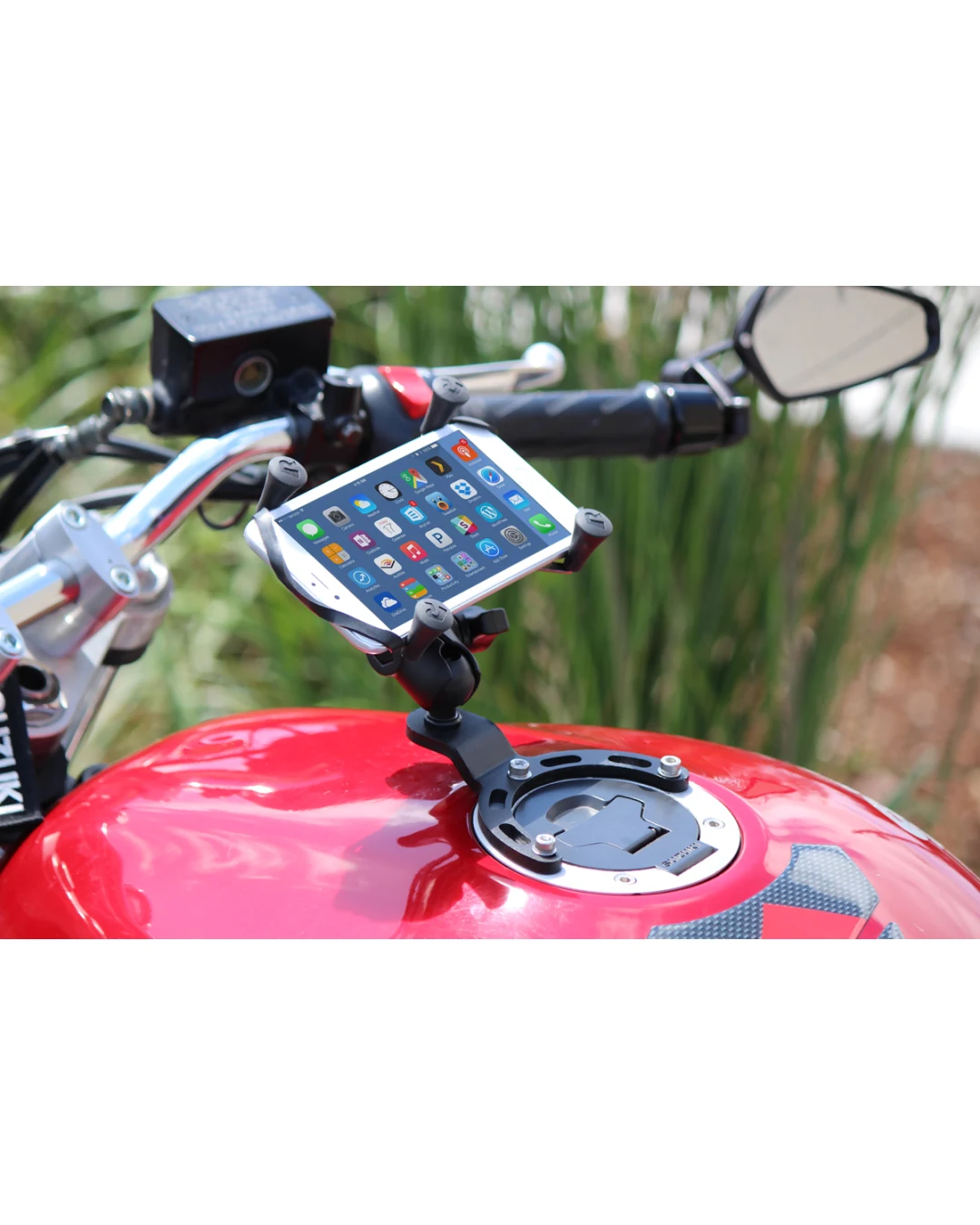 Мото стойка за телефон RAM-MOUNTS X-Grip B-410-A-UN10BU с монтиране на резервоар.