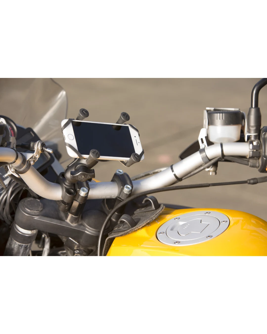 Мото стойка за телефон RAM-MOUNTS X-Grip RAM-B-408-75-1-A-UN7U с RAM Torque основа сраден размер за рейлинг, Размер B