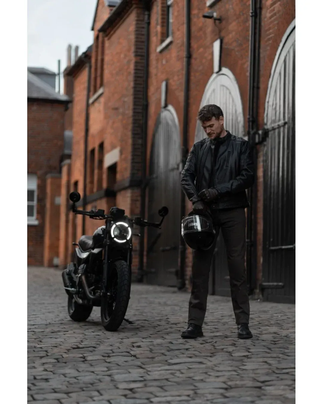 Мото яке PANDO MOTO TWIN LEATHER BLACK