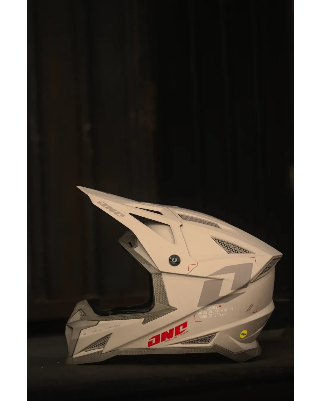 Мотокрос каска ONE INDUSTRIES X-297 FOCUS STONE/GRAY