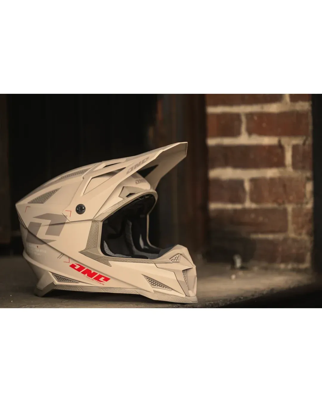 Мотокрос каска ONE INDUSTRIES X-297 FOCUS STONE/GRAY