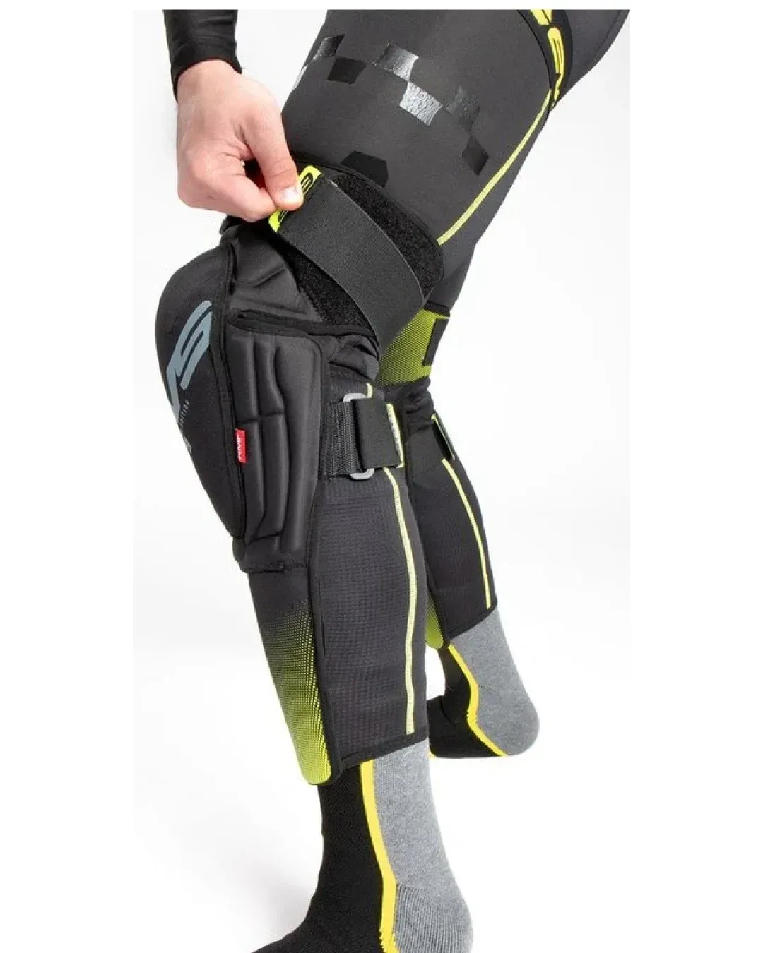 Наколенки EVS TP199 Knee / Shin Guard Black/Hi Vis
