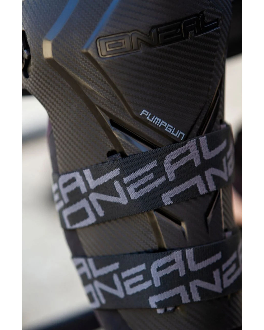 Наколенки O’NEAL PUMPGUN MX Carbon Look Knee