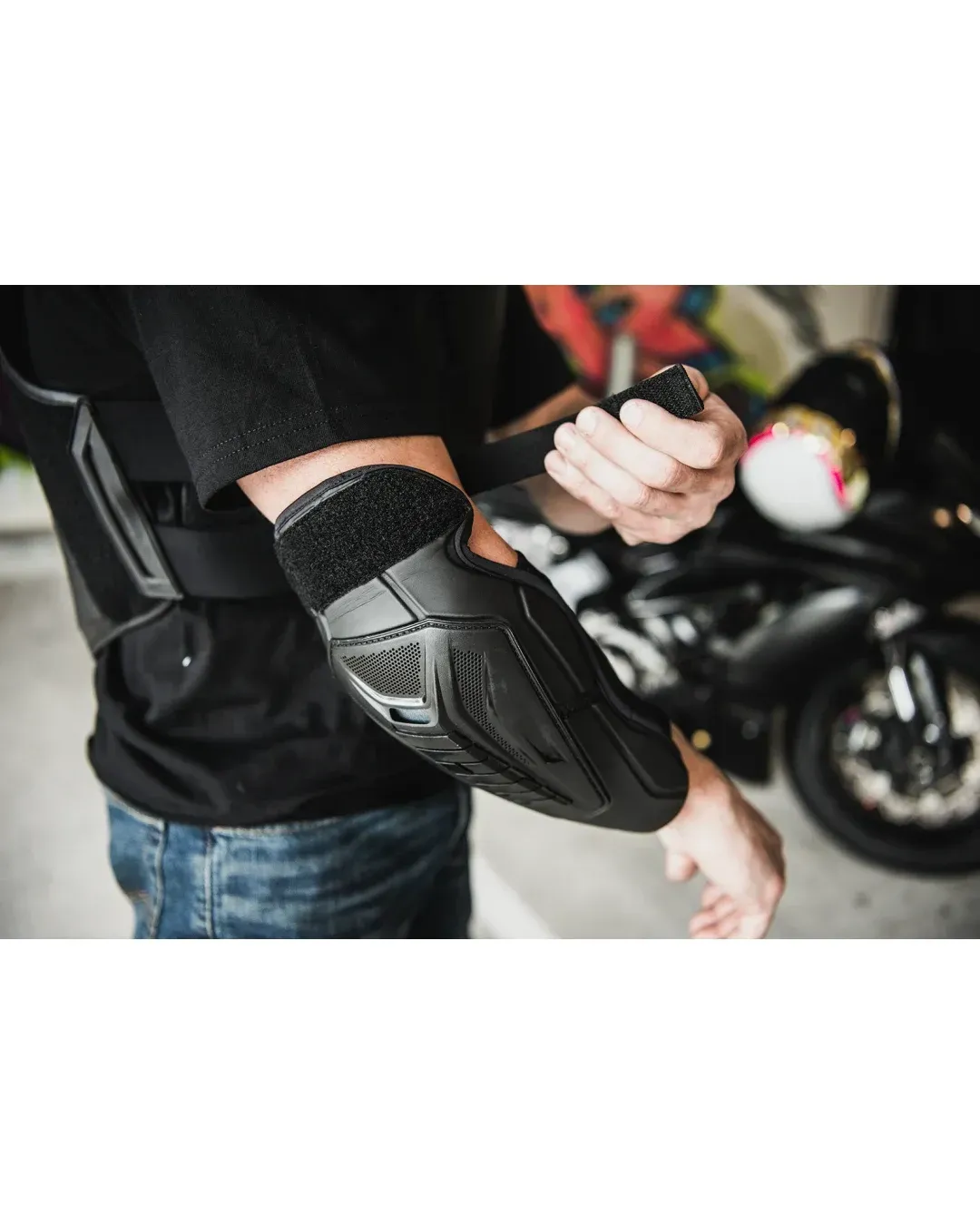 Налакътници ICON Field Armor 3™ Elbows BK