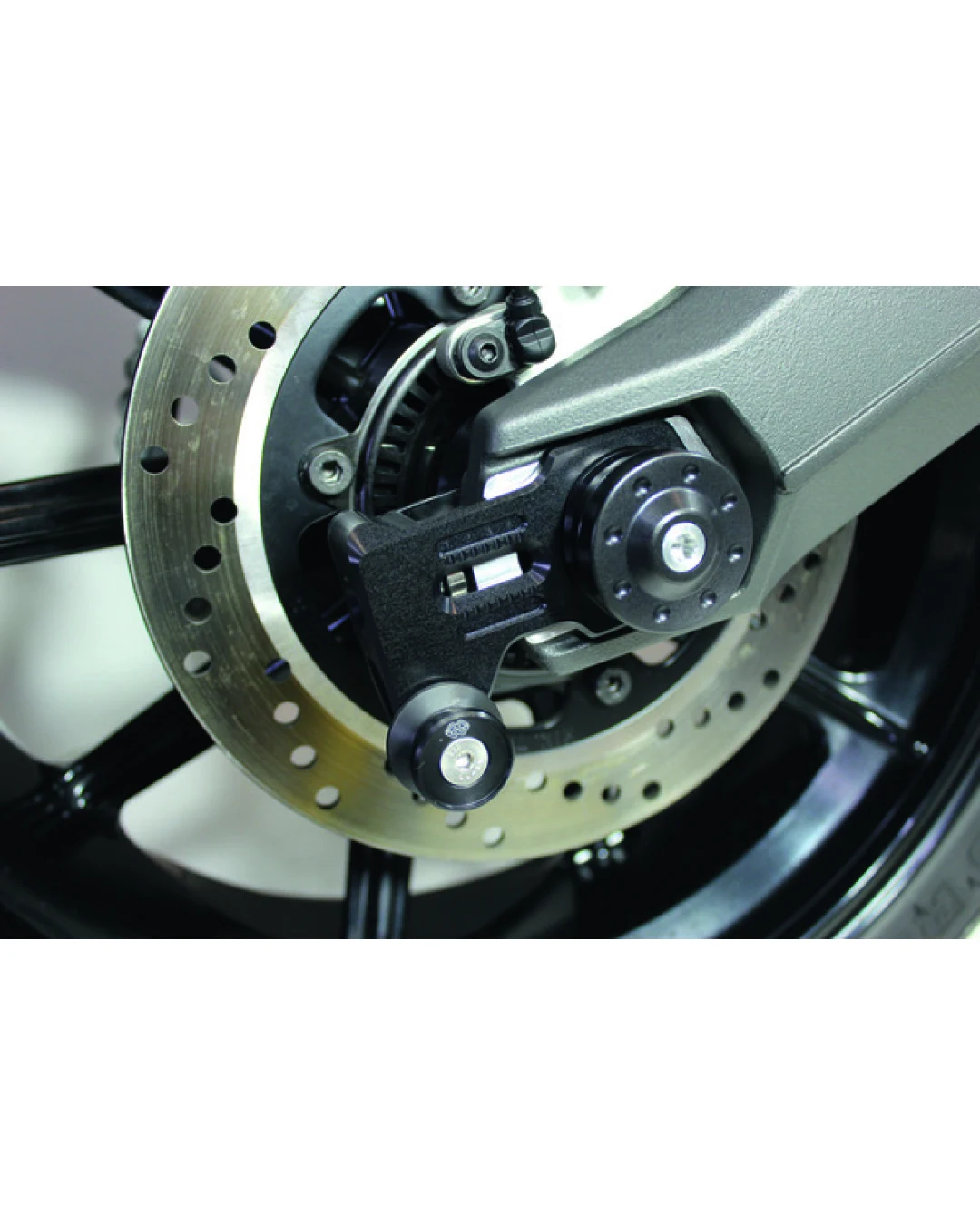 Обтегач верига GILLES CHAIN ADJUSTER AXB BK SCRAMBLER 1100 ABS 24