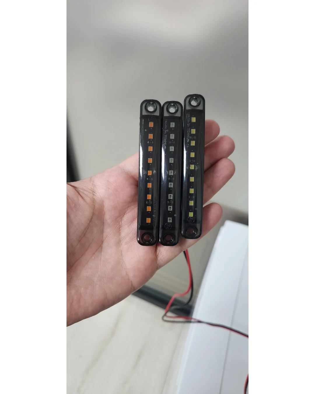 Опушен LED габарит маркер с 9 диода, Червен, 12V-24V - 10 см