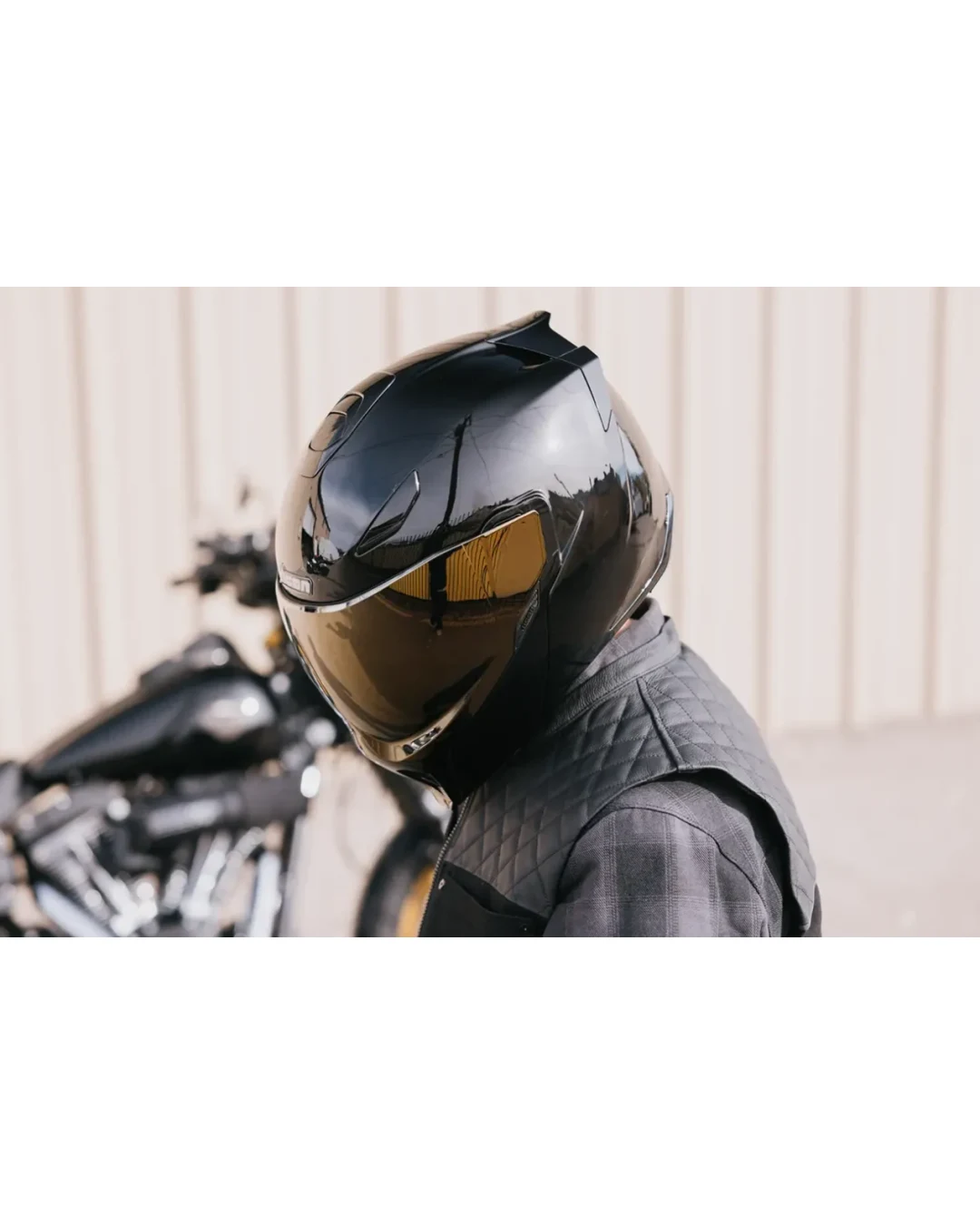 Отваряема каска ICON Threshold™ Solid Modular BLACK GLOSS