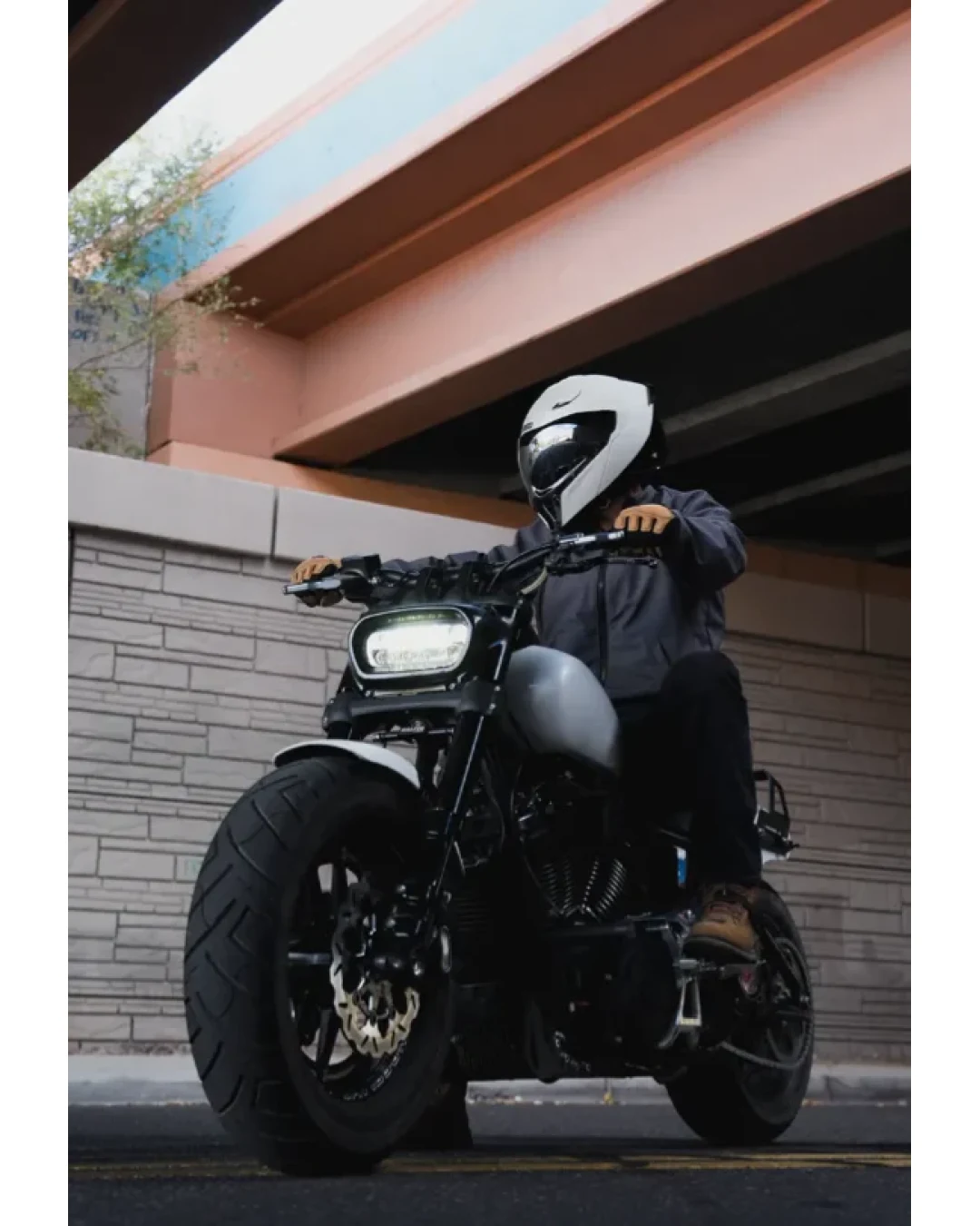 Отваряема каска ICON Threshold™ Solid Modular WHITE GLOSS