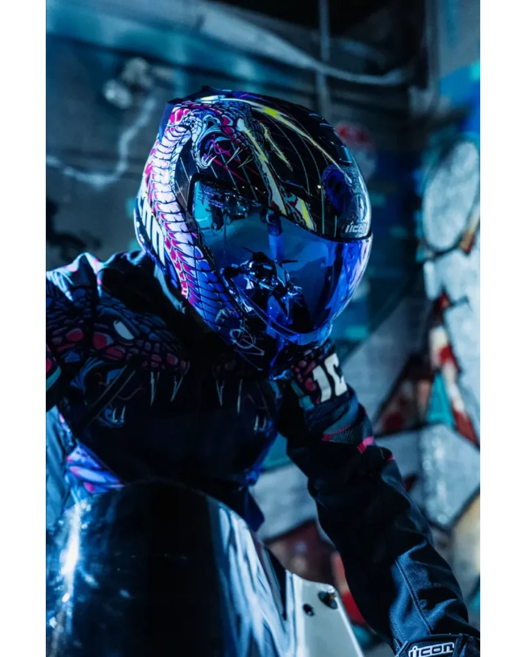 Отваряема каска ICON Threshold™ Synthwave Lazer Cobra Modular