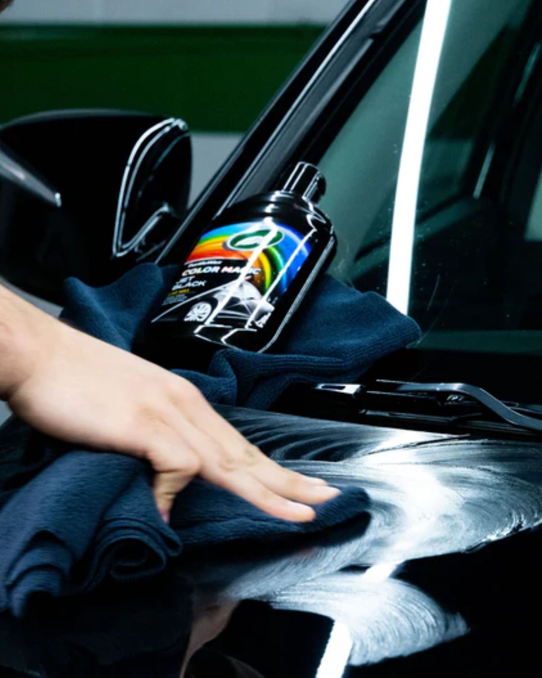 Полираща паста за черни автомобили Turtle Wax Color Magic Black 500 мл