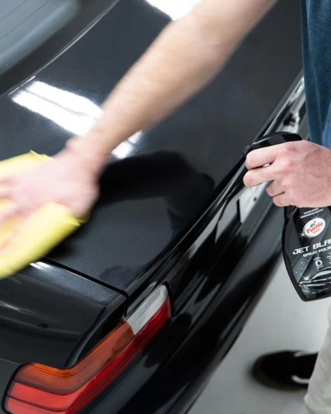 Полираща паста за черни автомобили Turtle Wax Jet Black Spray Polish 500 мл