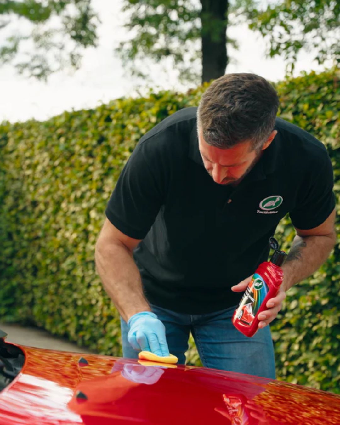 Полираща паста за червени автомобили Turtle Wax Color Magic Red 500 мл