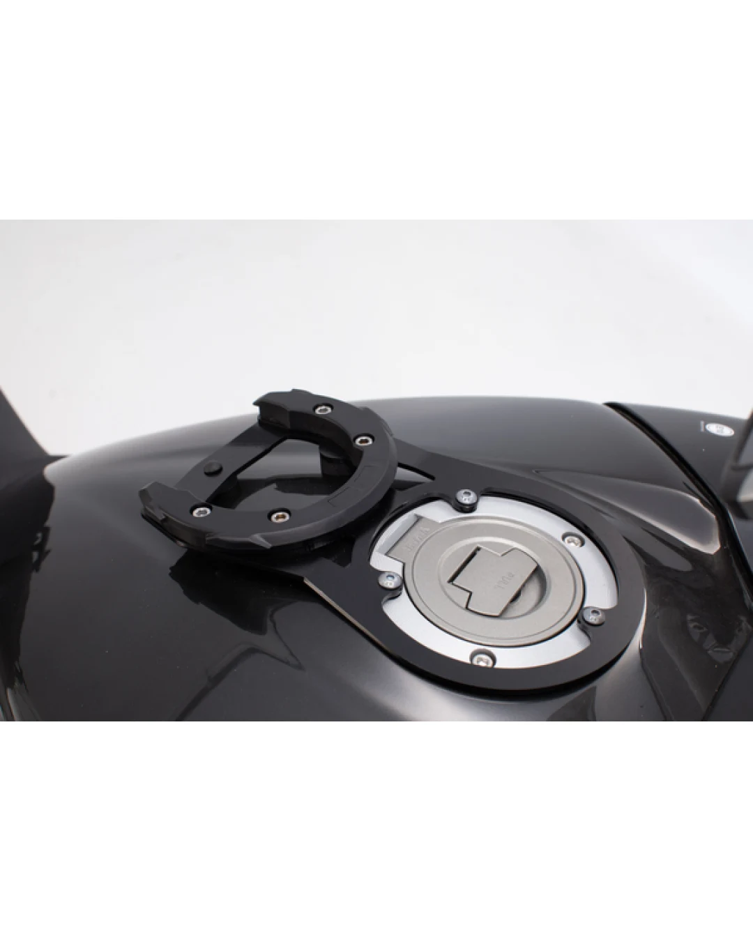 Пръстен за капачката на резервоара SW-MOTECH EVO TANK RING MXT 850 ABS