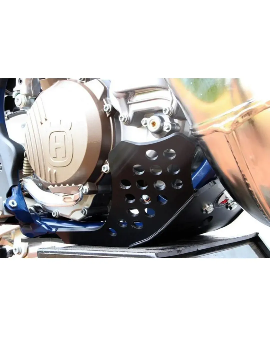 Протектор двигател AXP RACING 6MM KTM/HVA/GAS 250/300