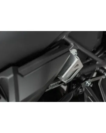 Протектор съд спирачна течност SW-MOTECH BRAKE RESERVOIR GUARD Honda Africa Twin / DCT