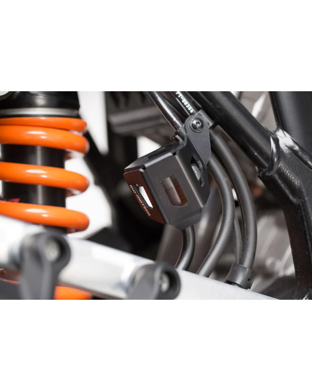 Протектор съд спирачна течност SW-MOTECH BRAKE RESERVOIR GUARD KTM ADVENTURE 1090/1190/1290 S/T