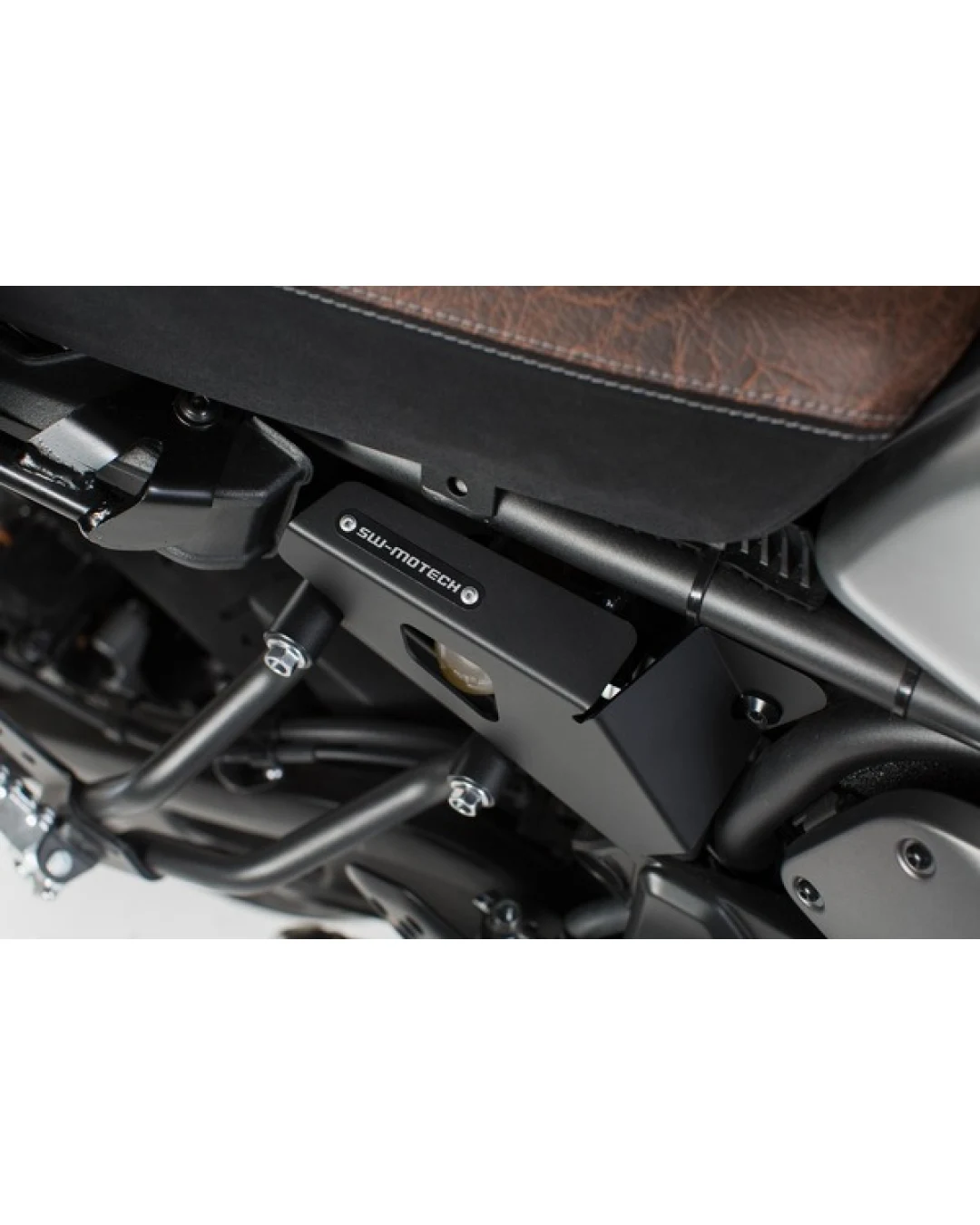 Протектор съд спирачна течност SW-MOTECH BRAKE RESERVOIR GUARD SET 1