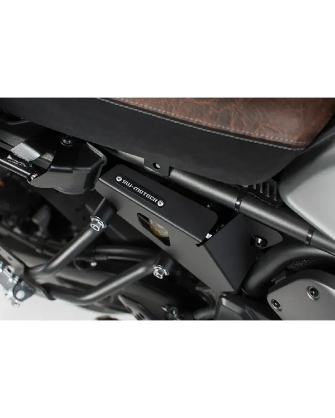 Протектор съд спирачна течност SW-MOTECH BRAKE RESERVOIR GUARD SET 1