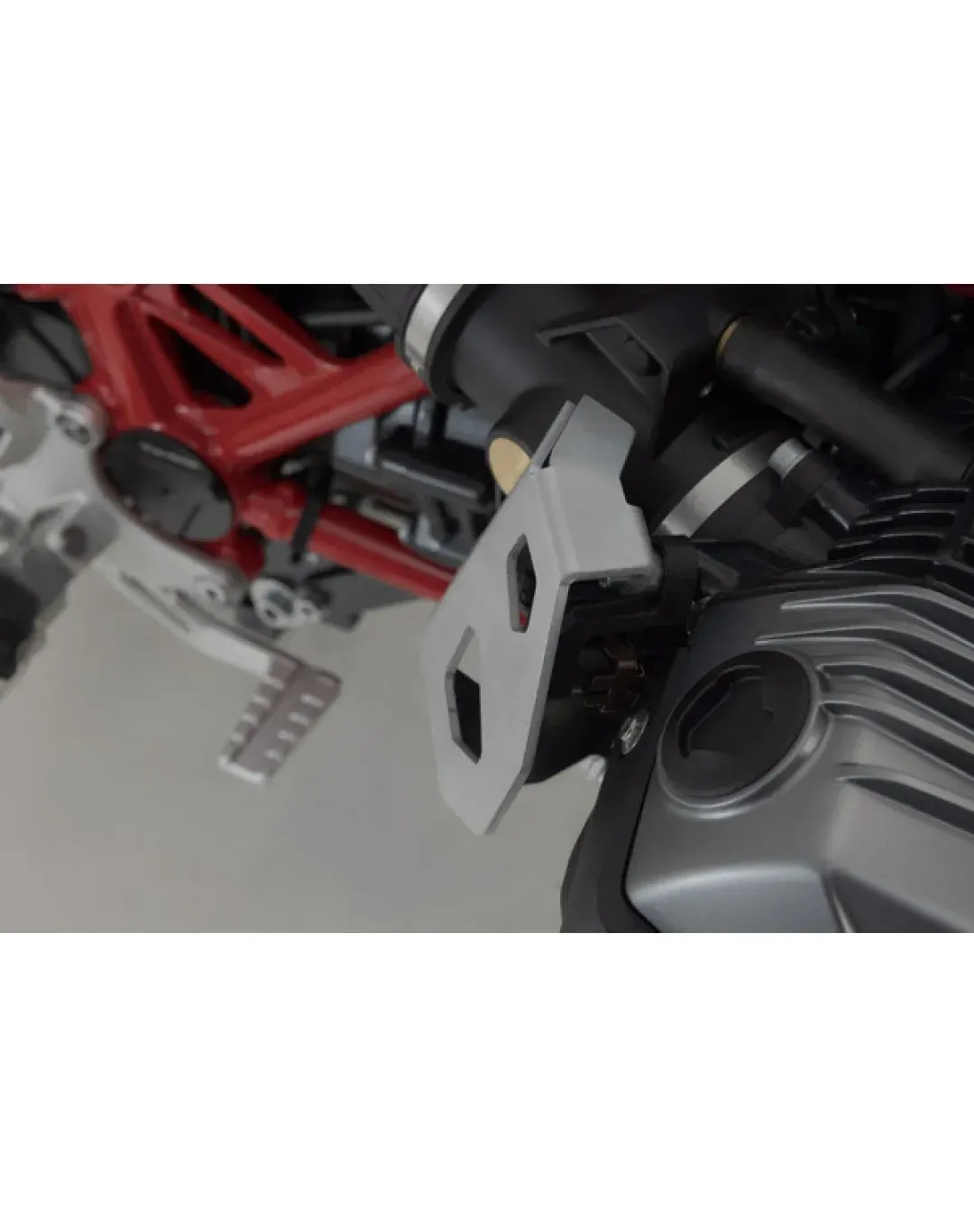 Протектор за инжектор SW-MOTECH INJECTOR PROT SET R NINE T ABS