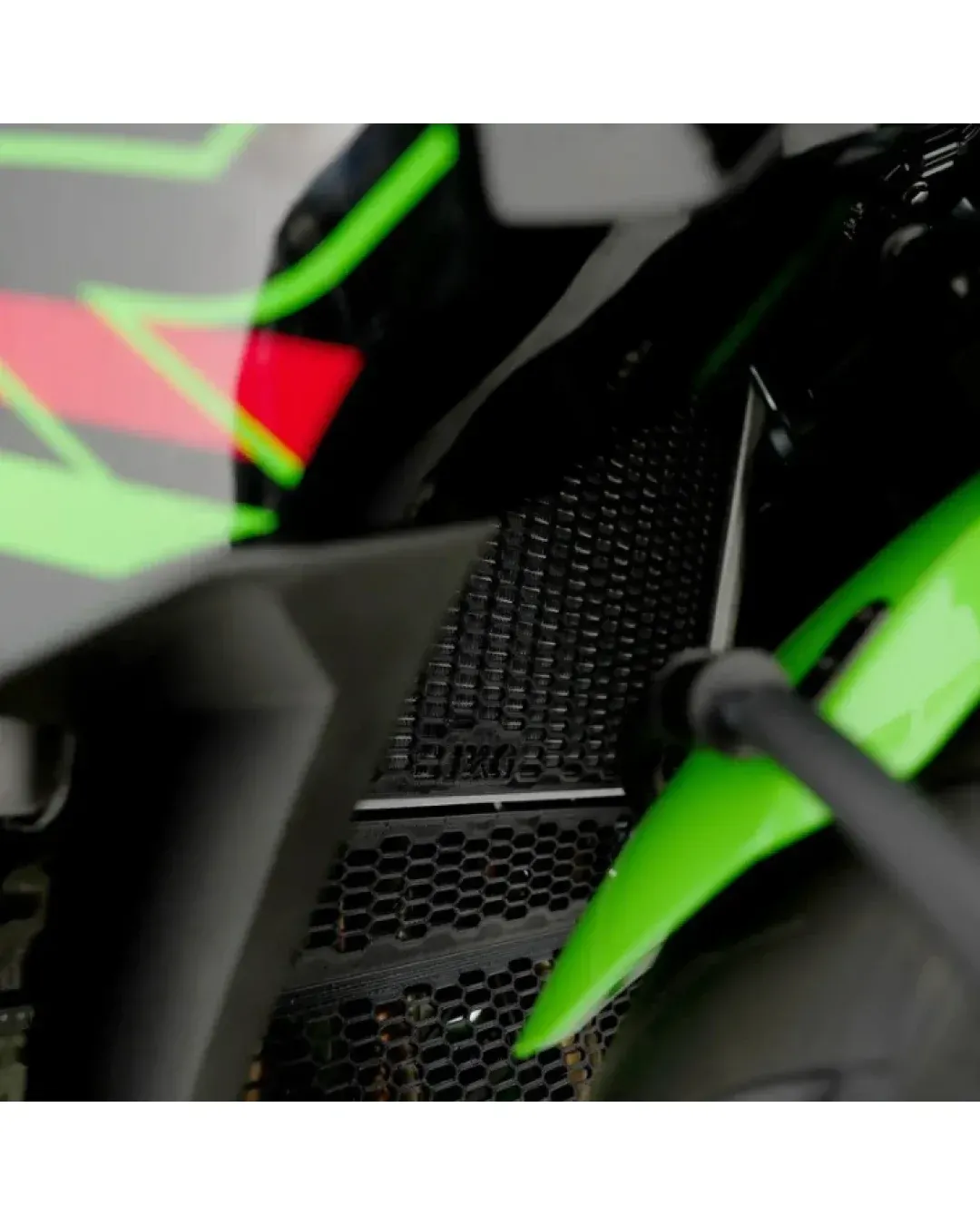 Протектор за радиатор R&G RACING Pro Radiator Guard - Black Kawasaki ZX4R 23-26